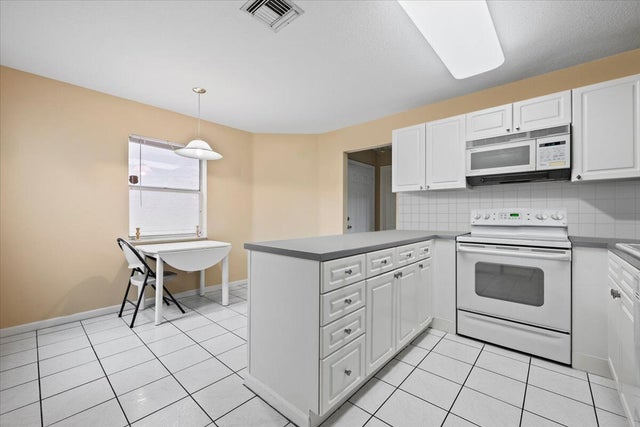 4 of 36 - 1007 Island Manor Drive, West Palm Beach, FL