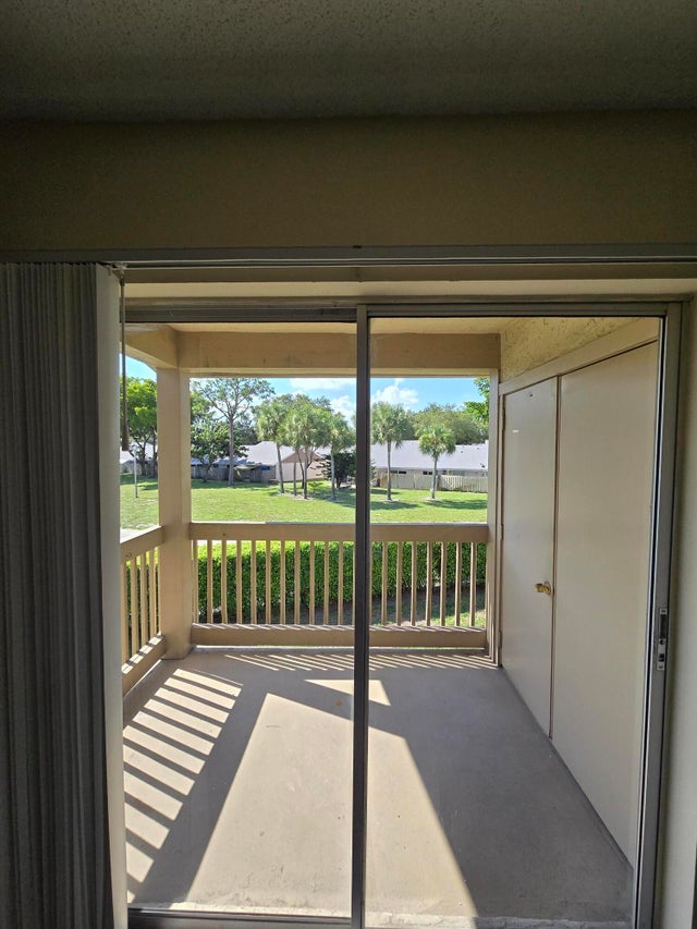 3 of 10 - 1854 Abbey Road #202, West Palm Beach, FL