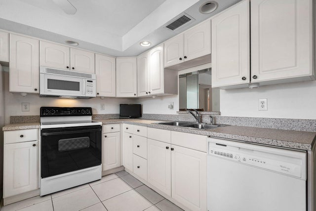 3 of 32 - 3005 Portofino Isle(s) #c2, Coconut Creek, FL