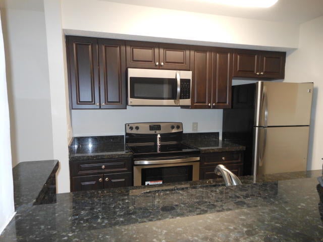 4 of 22 - 815 W Boynton Beach Boulevard #8-105, Boynton Beach, FL