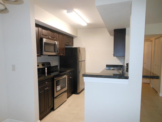 5 of 22 - 815 W Boynton Beach Boulevard #8-105, Boynton Beach, FL