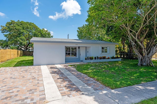 3 of 51 - 815 Hunter Street, West Palm Beach, FL
