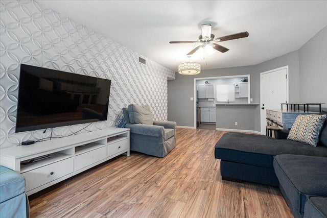 2 of 17 - 10821 N Military Trail #3, Palm Beach Gardens, FL