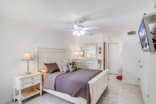 4 of 33 - 1715 Village Boulevard #201, West Palm Beach, FL