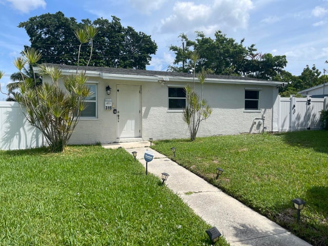 5 of 30 - 315 W Marthing Luther King Jr Avenue, Boynton Beach, FL