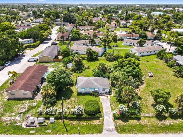 2 of 19 - 2653 Gulfstream Road, Palm Springs, FL