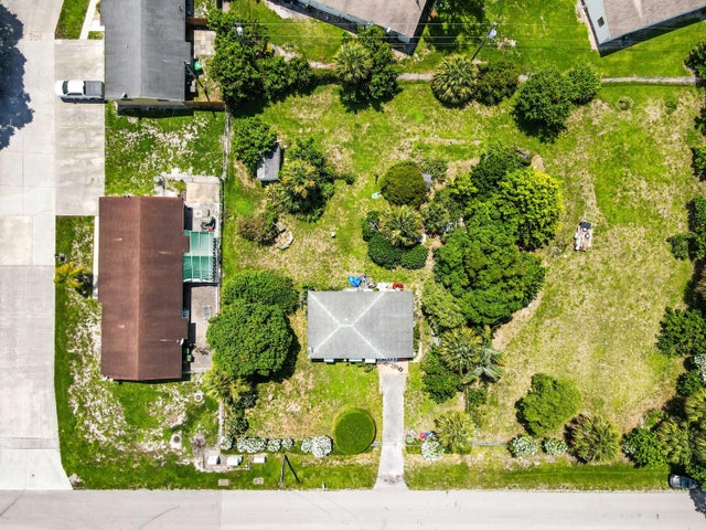 4 of 19 - 2653 Gulfstream Road, Palm Springs, FL