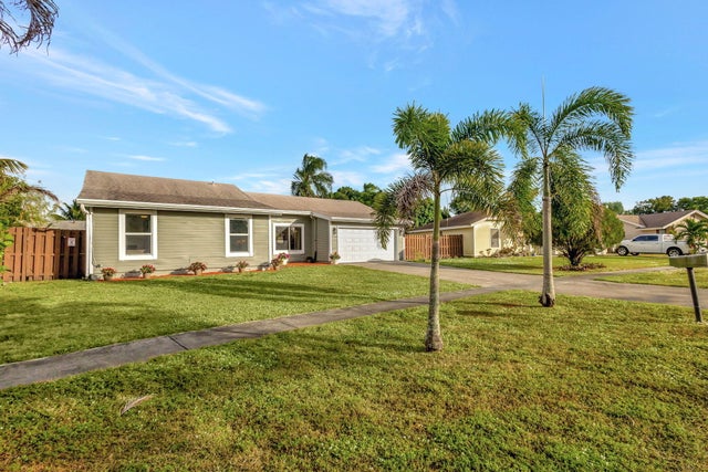 2 of 41 - 5588 Barnstead Circle, Lake Worth, FL