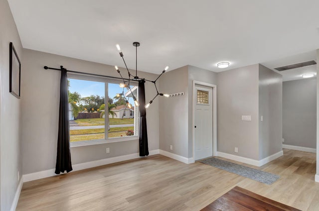 5 of 41 - 5588 Barnstead Circle, Lake Worth, FL