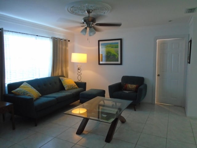 4 of 30 - 294 Springfield Drive, West Palm Beach, FL