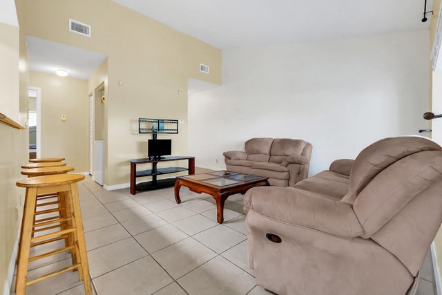 4 of 18 - 815 W Boynton Beach Boulevard #8-205, Boynton Beach, FL