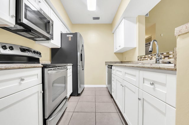 5 of 18 - 815 W Boynton Beach Boulevard #8-205, Boynton Beach, FL