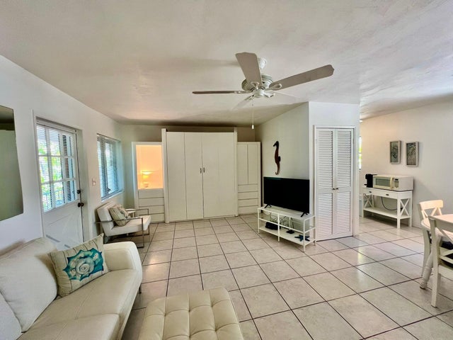 3 of 26 - 707 S 19th Avenue #7, Hollywood, FL