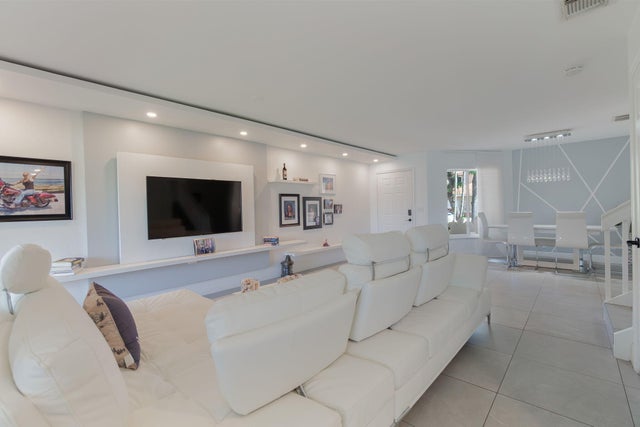 4 of 39 - 6242 Eaton Street, West Palm Beach, FL
