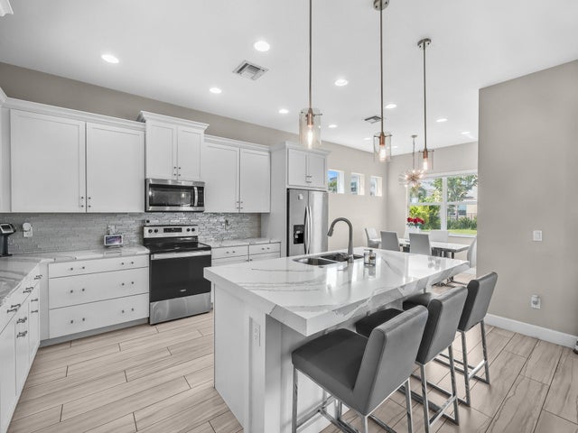2 of 36 - 4589 Citrus Blossom Court, Westlake, FL