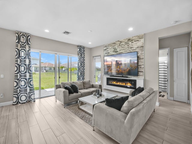 5 of 36 - 4589 Citrus Blossom Court, Westlake, FL