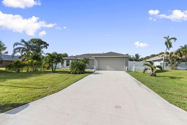 2 of 30 - 842 Se Chaloupe Avenue, Port Saint Lucie, FL