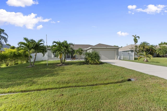 3 of 30 - 842 Se Chaloupe Avenue, Port Saint Lucie, FL