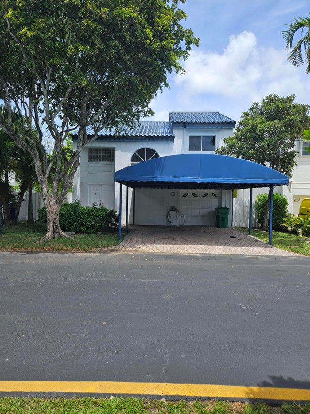 4 of 30 - 21109 Ne 3 Court, Miami, FL