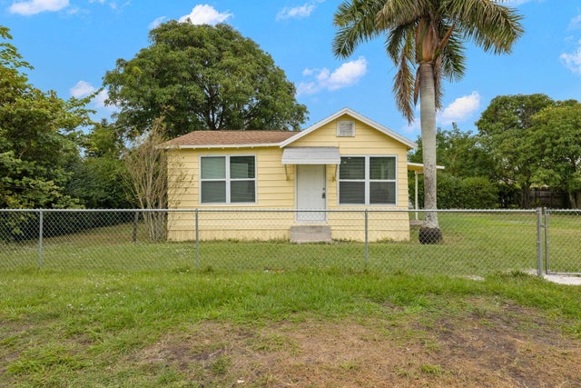 1 of 19 - 337 E Obispo Avenue, Clewiston, FL
