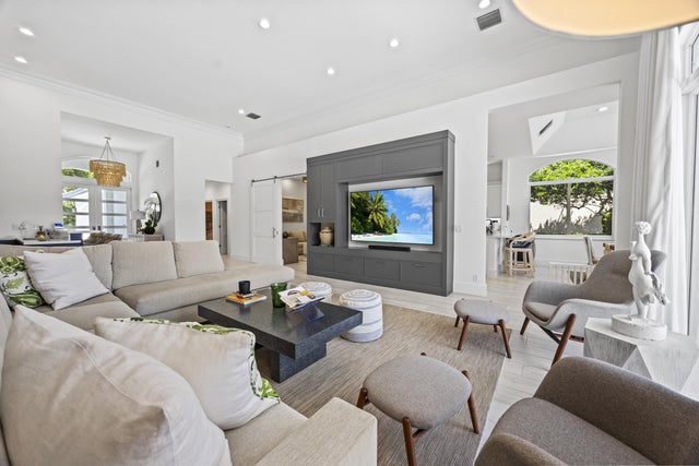5 of 27 - 118 N Village Way, Jupiter, FL
