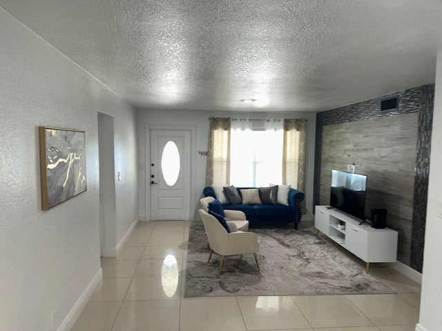 4 of 20 - 150 Ne 26th Court, Pompano Beach, FL