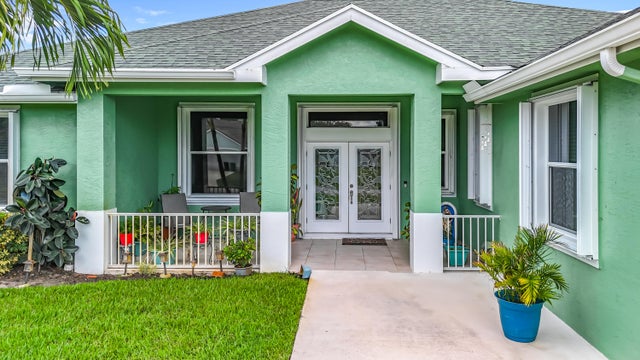 2 of 41 - 633 Se Dean Terrace, Port Saint Lucie, FL