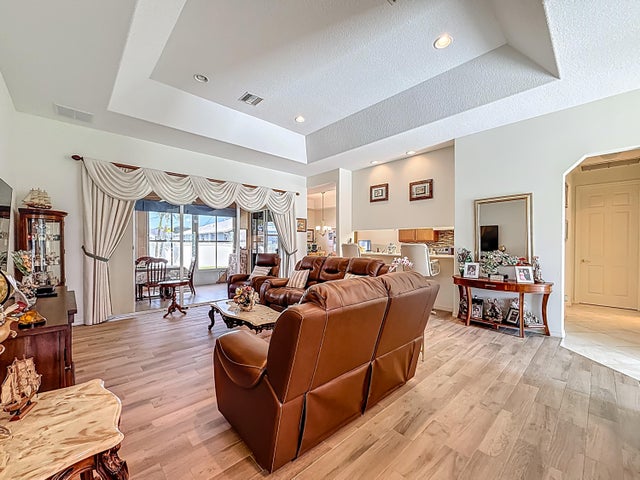 4 of 41 - 633 Se Dean Terrace, Port Saint Lucie, FL