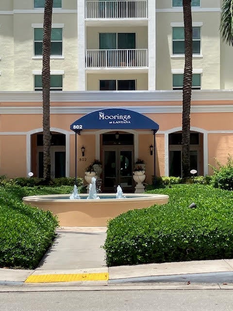1 of 29 - 802 W Windward 204 Way #204, Lantana, FL