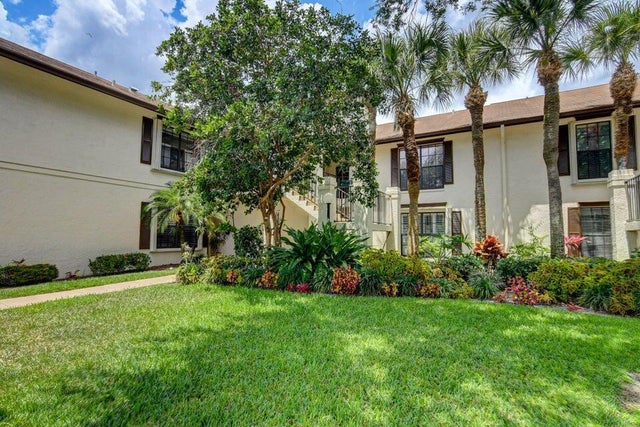 2 of 32 - 3372 Jog Park Drive, Greenacres, FL