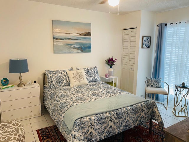 4 of 32 - 3372 Jog Park Drive, Greenacres, FL