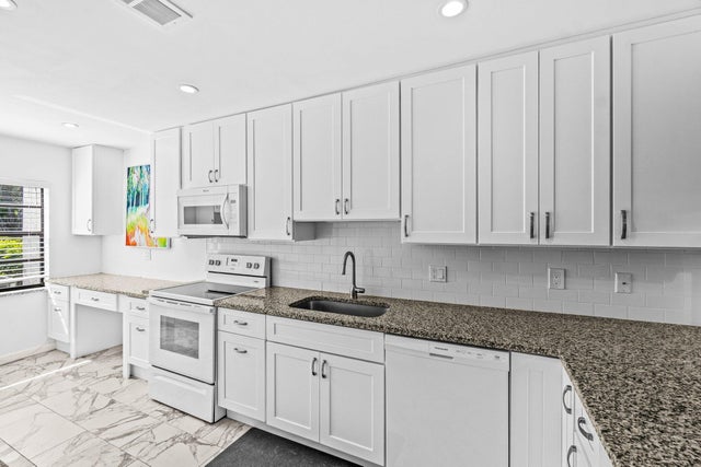 4 of 55 - 34 Southport Lane #e, Boynton Beach, FL