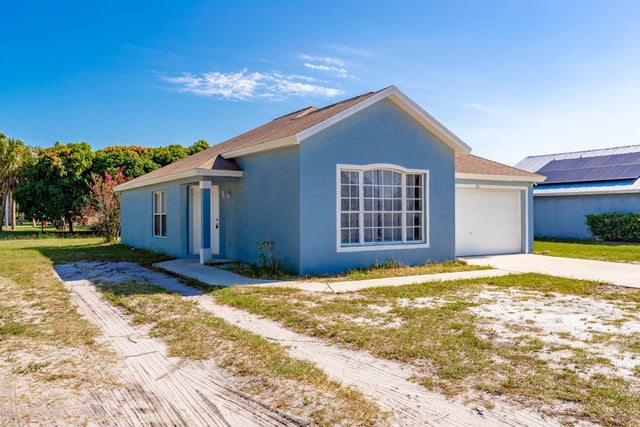 3 of 25 - 706 Wisteria Avenue, Fort Pierce, FL