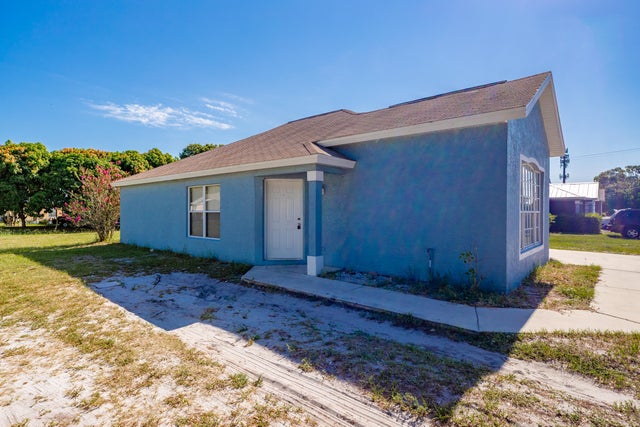 4 of 25 - 706 Wisteria Avenue, Fort Pierce, FL