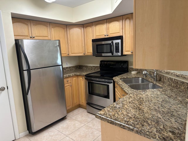 4 of 25 - 815 W Boynton Beach Boulevard #5-106, Boynton Beach, FL