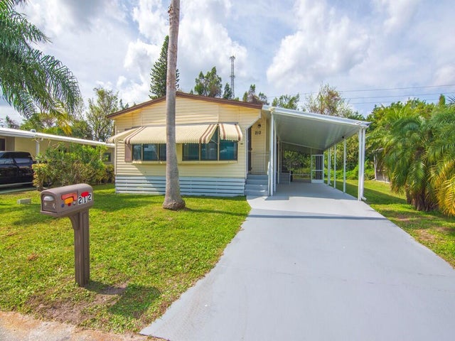2 of 31 - 212 W Caribbean, Port Saint Lucie, FL