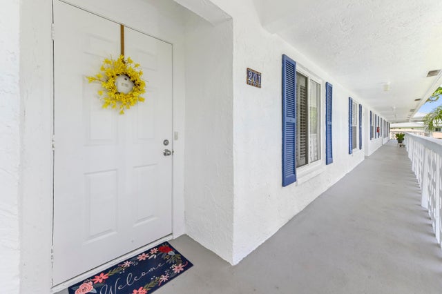 4 of 30 - 5113 Poppy Place #201, Delray Beach, FL