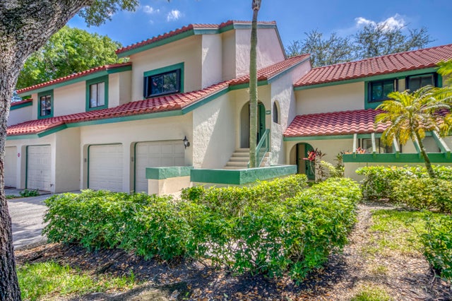 2 of 17 - 10 Lexington Lane E #b, Palm Beach Gardens, FL