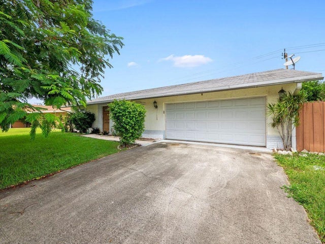 3 of 32 - 6088 Plains Drive, Lake Worth, FL