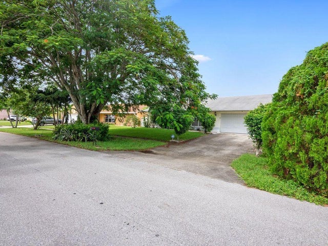 5 of 32 - 6088 Plains Drive, Lake Worth, FL