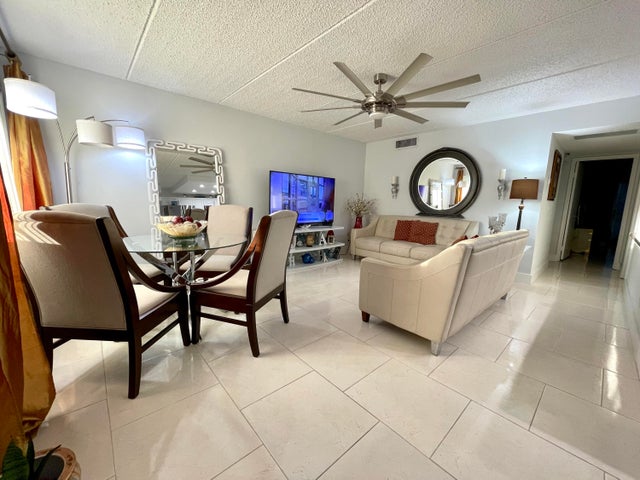 2 of 4 - 3200 Springdale 107 Boulevard #107, Palm Springs, FL