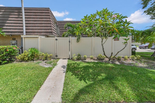 3 of 19 - 7315 73rd Way, West Palm Beach, FL