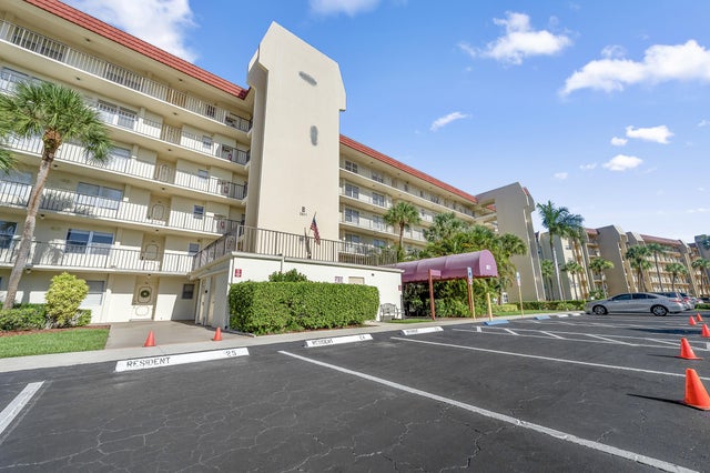 3 of 48 - 3871 Via Poinciana #201, Lake Worth, FL