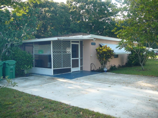 1 of 32 - 2101 S 33rd Street, Fort Pierce, FL