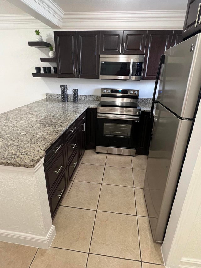 2 of 11 - 6034 Fores Hill Blvd #101, West Palm Beach, FL