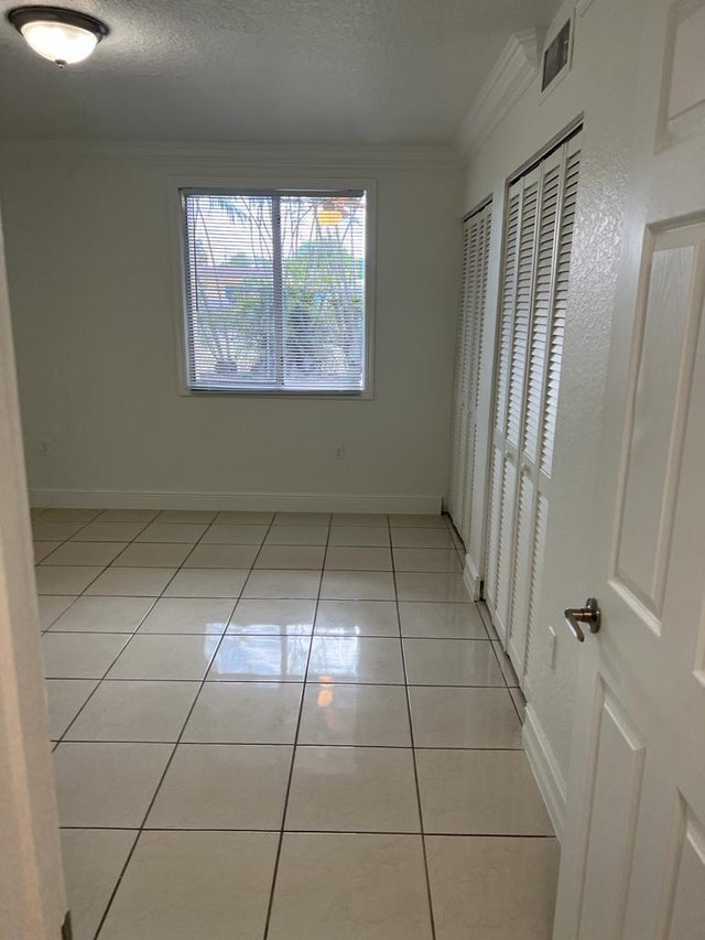 4 of 11 - 6034 Fores Hill Blvd #101, West Palm Beach, FL