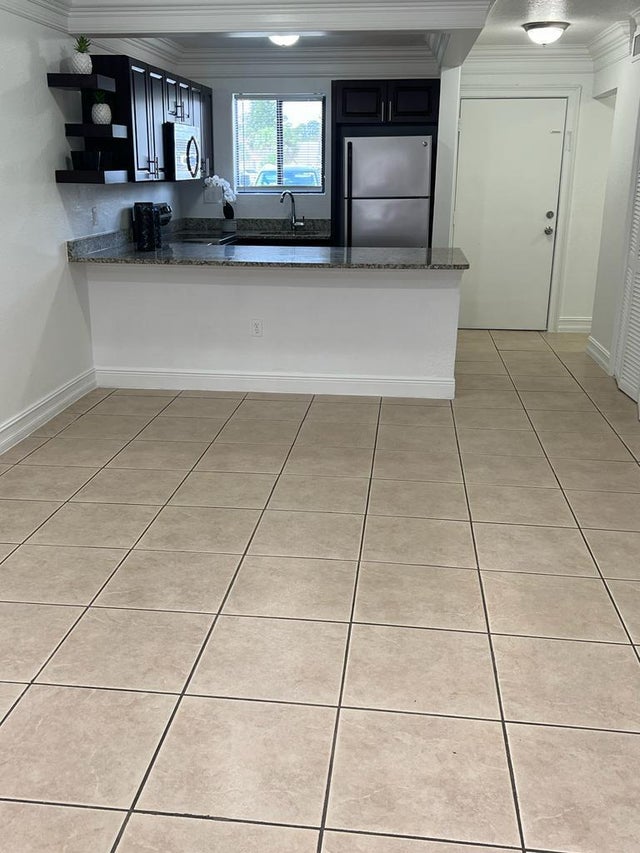 5 of 11 - 6034 Fores Hill Blvd #101, West Palm Beach, FL