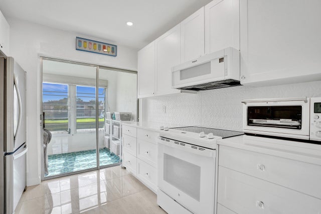 3 of 68 - 32 Abbey Lane #205, Delray Beach, FL