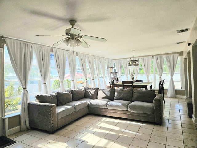 2 of 29 - 1441 Crest Drive, Lake Worth, FL