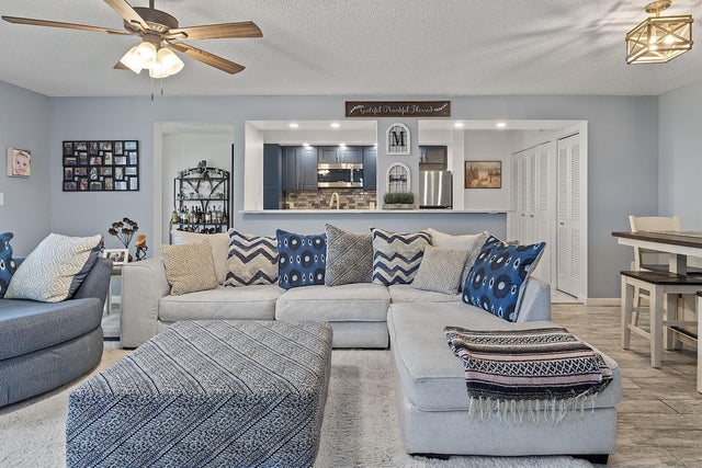 5 of 41 - 110 Half Moon Circle #d1, Hypoluxo, FL